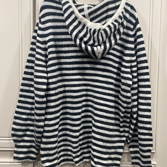 NWT gap grey white striped hooded sweater XL tall - Picture 2 of 11